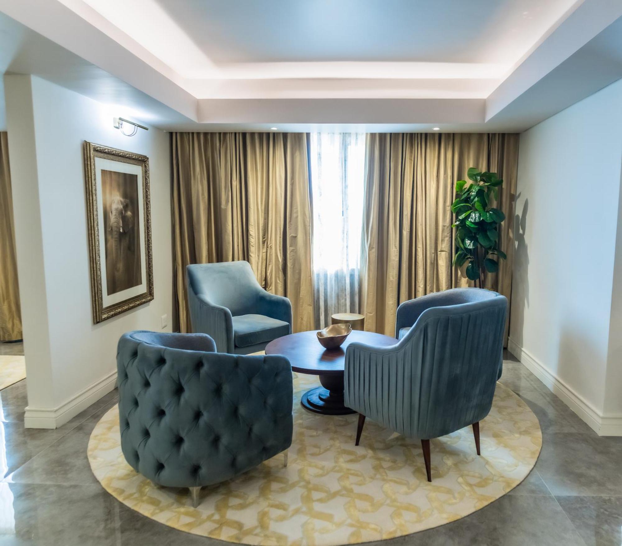 Rainbow Towers Hotel & Conference Centre Хараре Экстерьер фото