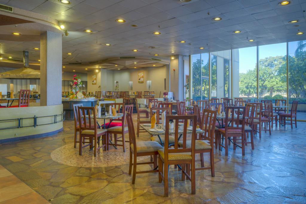 Rainbow Towers Hotel & Conference Centre Хараре Экстерьер фото